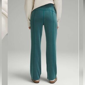 NWT Lululemon Softstreme High-rise pant Regular. Size 4